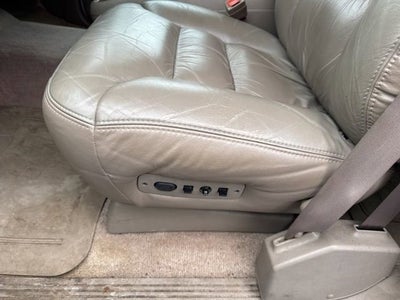 1997 Chevrolet Suburban Base